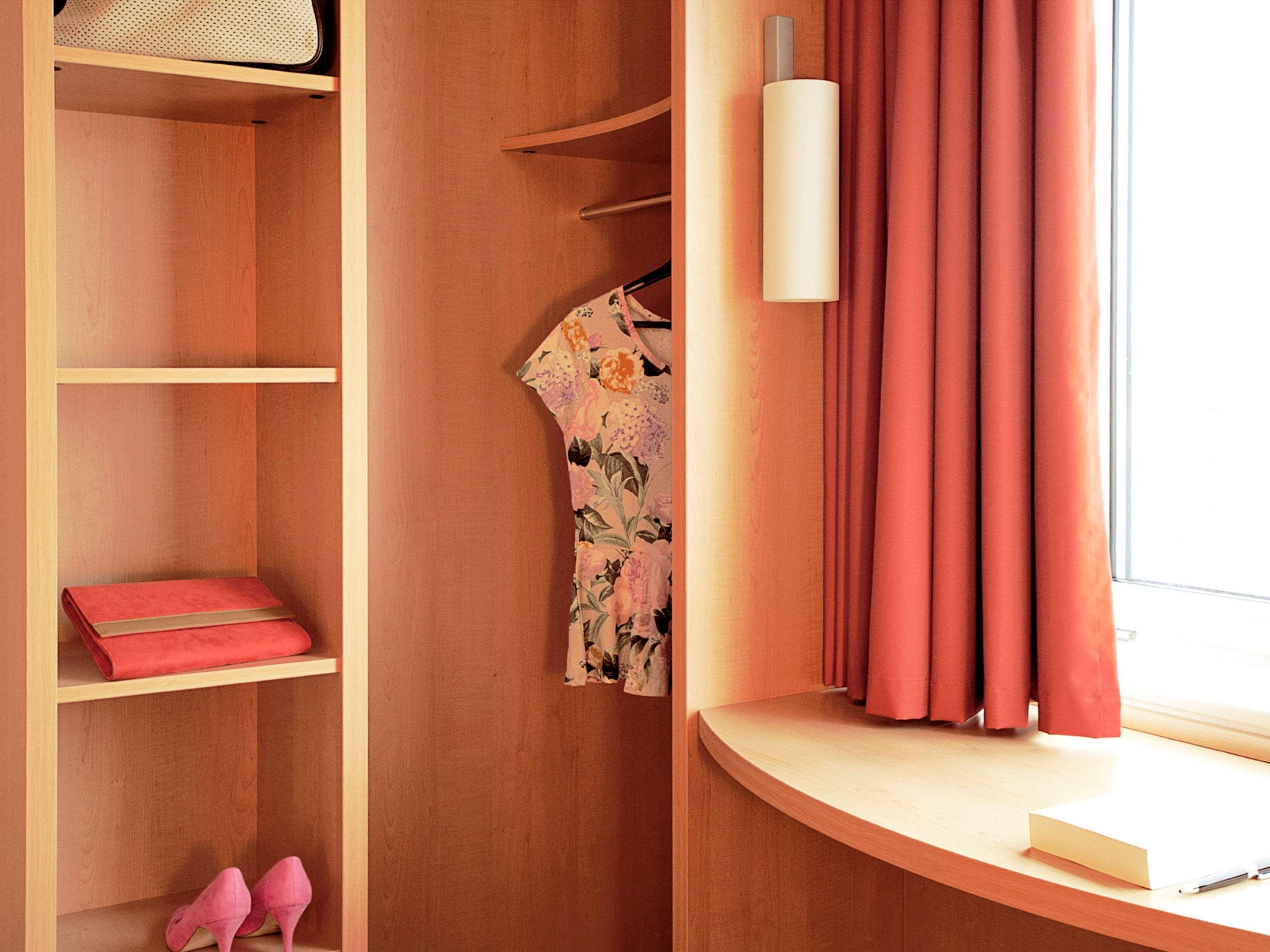 Ibis Kortrijk Centrum Экстерьер фото