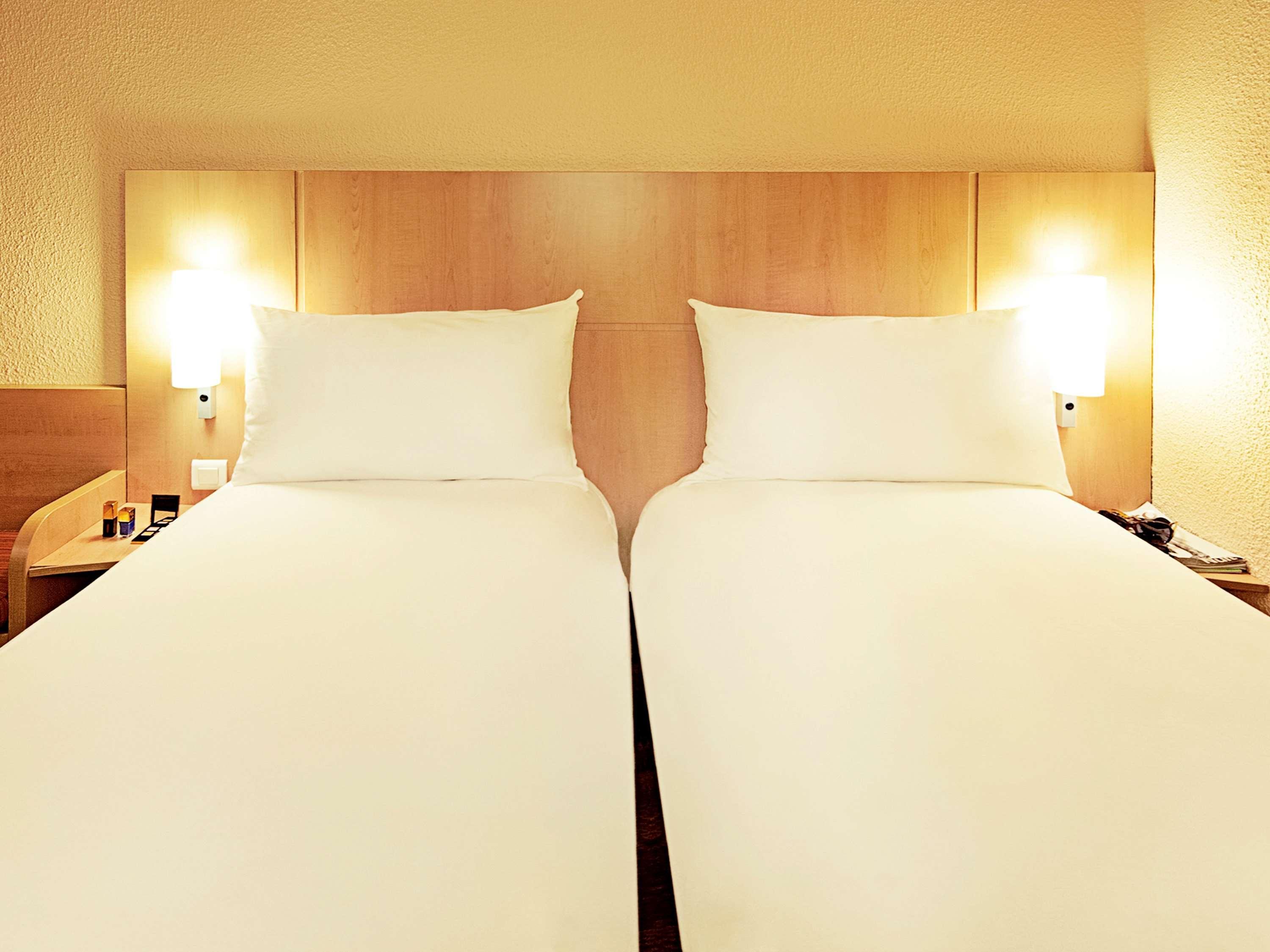Ibis Kortrijk Centrum Экстерьер фото