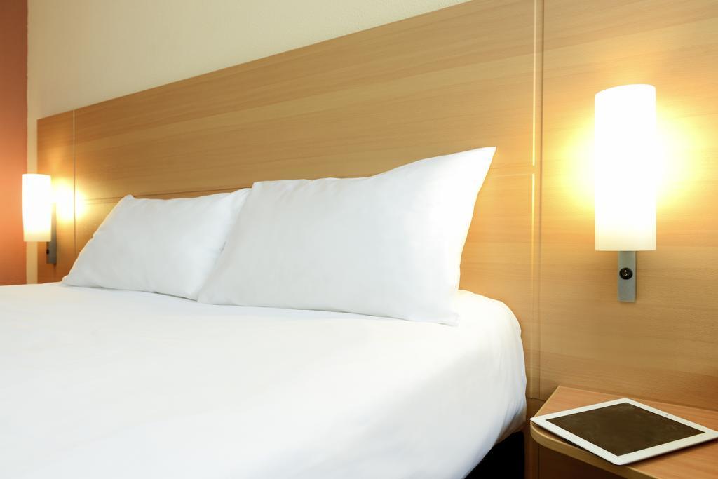Ibis Kortrijk Centrum Экстерьер фото